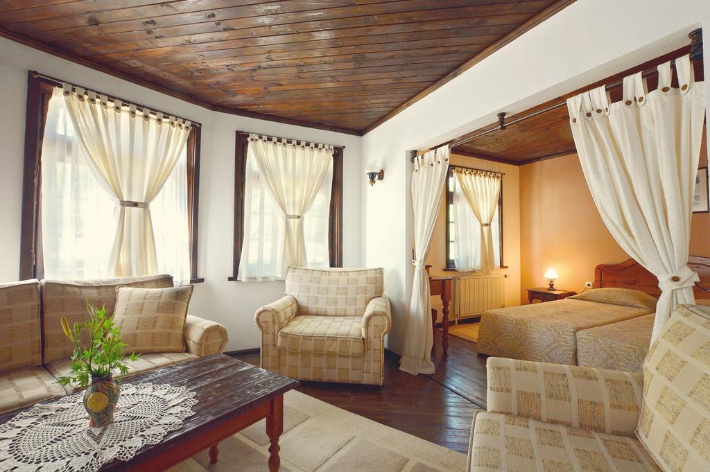 Family Hotel Fenerite Gabrovo Exterior foto