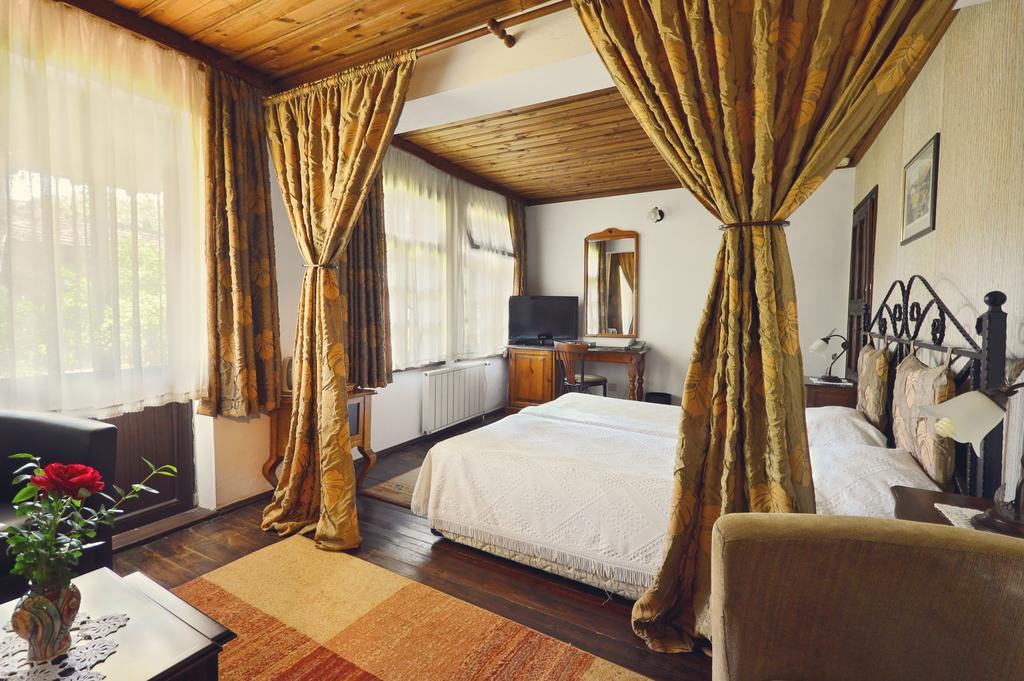 Family Hotel Fenerite Gabrovo Exterior foto