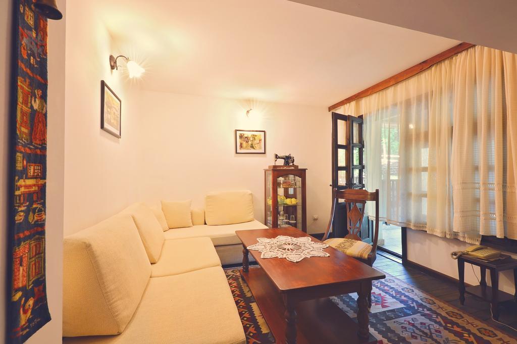 Family Hotel Fenerite Gabrovo Exterior foto