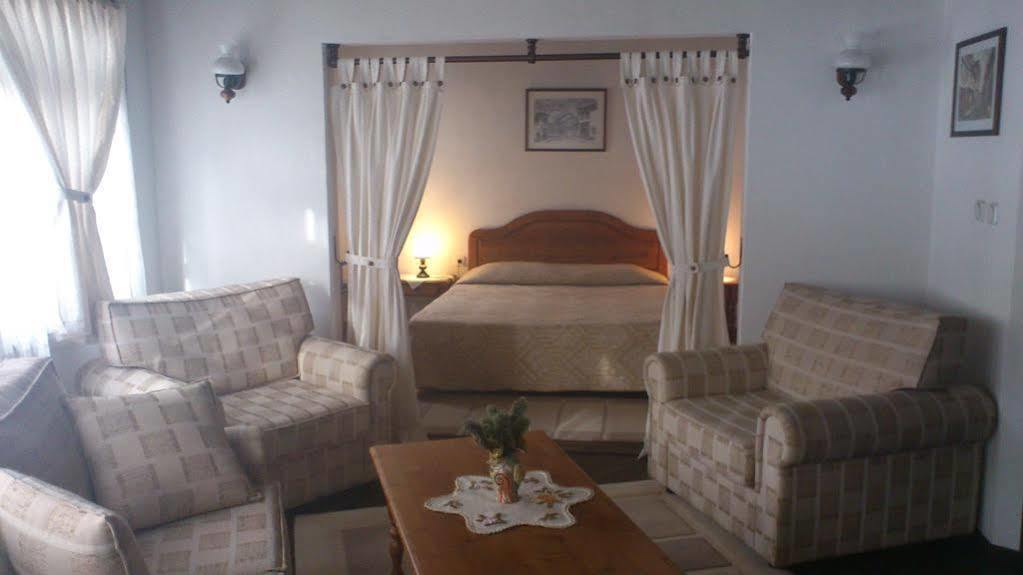 Family Hotel Fenerite Gabrovo Exterior foto